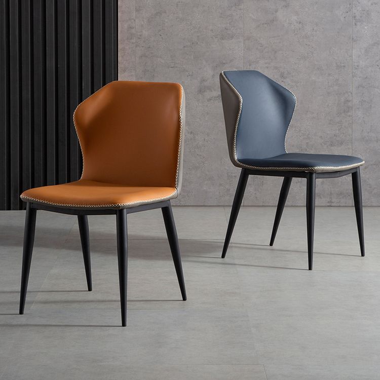 Sedia per sala da pranzo contemporanea in metallo sedia a wingback della finitura metallica