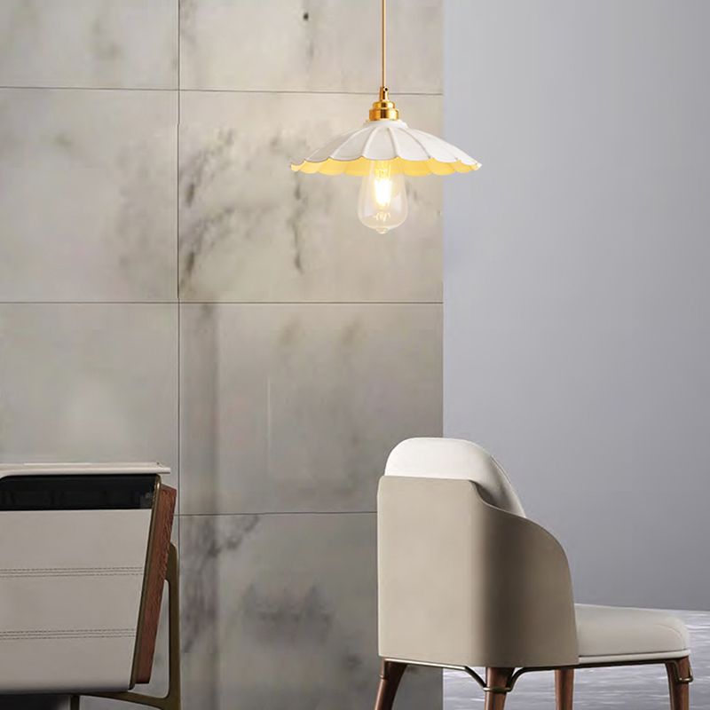 1 Bulb Pendant Lighting Fixture Industrial Flared Black/White Finish Metal Hanging Ceiling Lamp