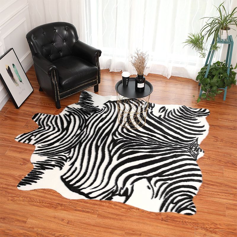 Nice Zebra Skin Print Rug Black-White Modern Carpet Synthetics Stain Resistant Non-Slip Backing Washable Rug for Home