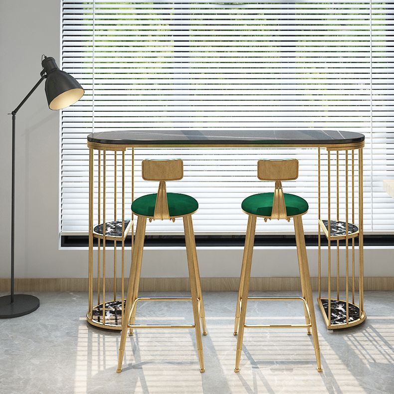 Mesa de barra de hierro glamorosa de mármol falso ovalado top 41.3 "H mesa de bistro con almacenamiento