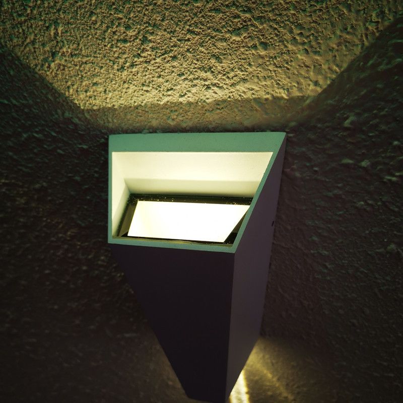 Geometric-shaped Metal Wall Mount Lamp Modern Simplicity 2-Lights Outdoor Waterproof Wall Sconce for Garden Balcony