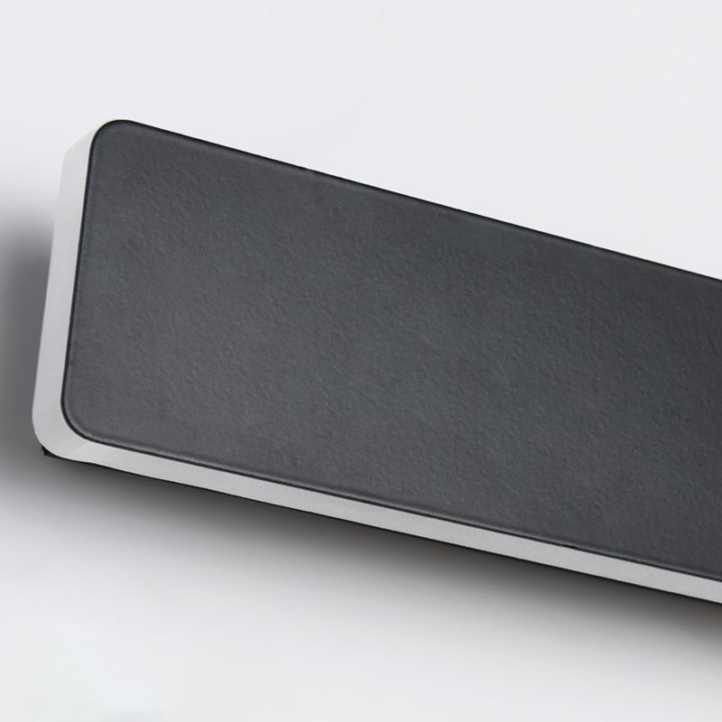 Éclairage de mur en métal linéaire