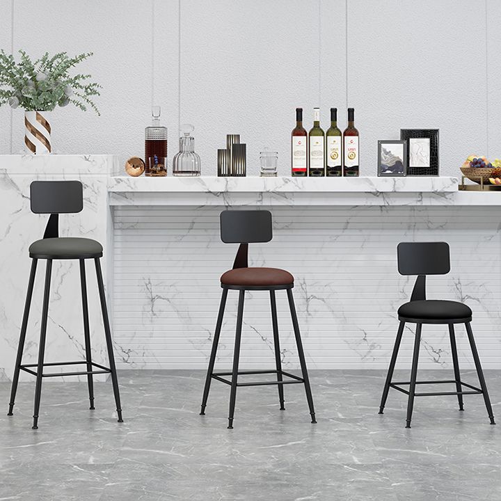 Industrial Coffee Shop Footrest Stool Matte Finish Iron Bar Stool