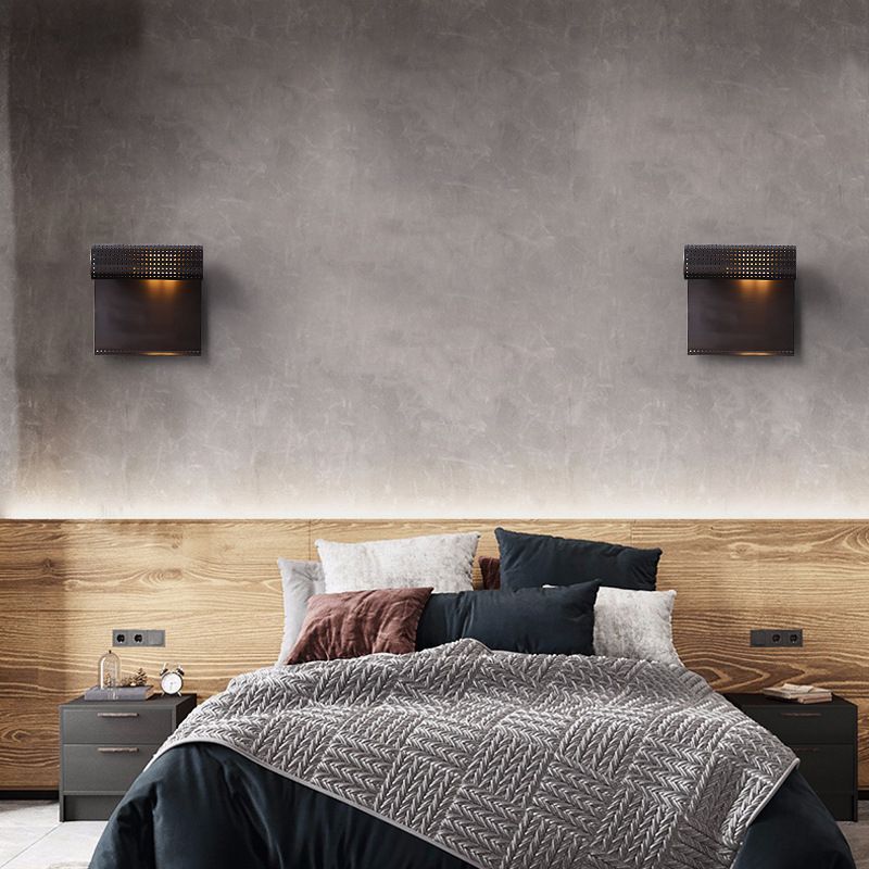 Postmodern Metal Wall Lamp Household Wall Sconce Lighting Fixture for Bedroom