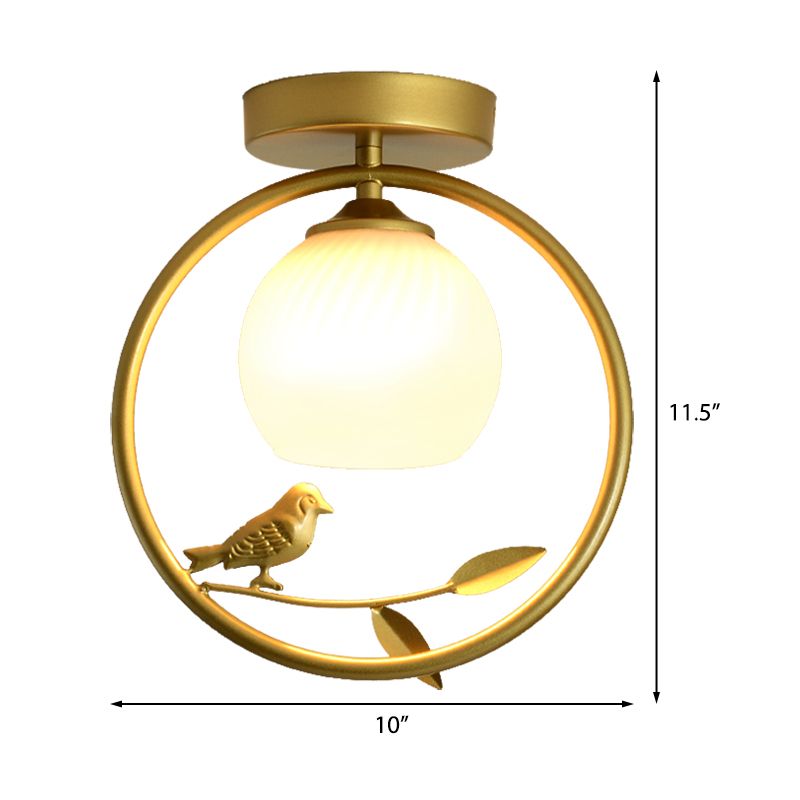 Semi-encastré avec anneau en métal doré et abat-jour en forme de dôme en verre, plafonnier moderne à 1 ampoule