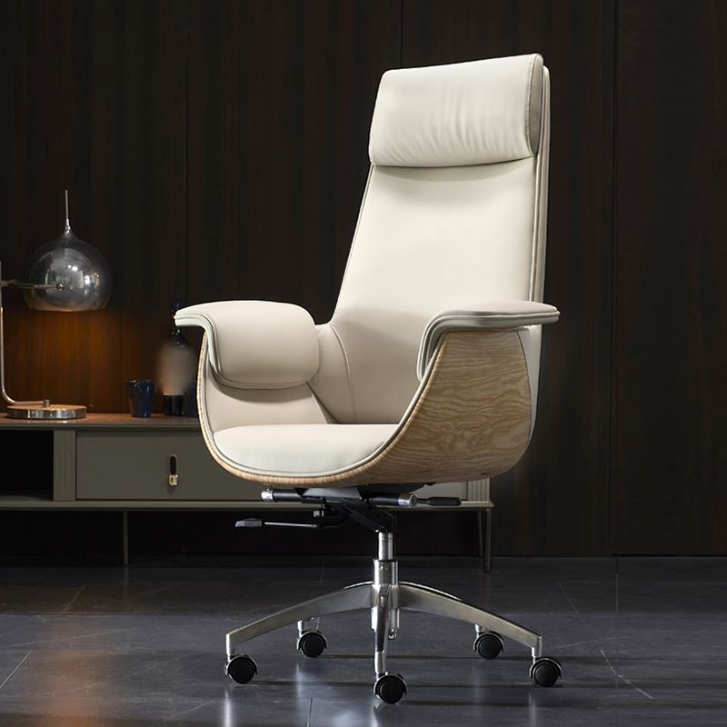 Modern Leather Executive Chair Adjustable Tilt Mechanism Swivel Office Chair