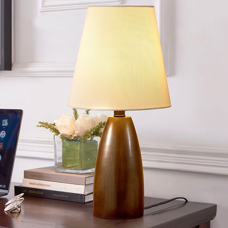 Lámpara de soporte nocturno de resina jarra nórdica luz de mesa marrón nórdica con tono de tela de cono profundo