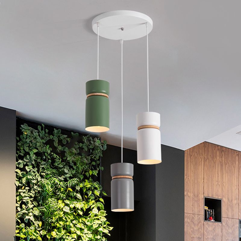 Macaron 3 Light Cluster Ciondolo a sospensione Metallic White-Grey-Green Tubo appeso alla fascia di legno