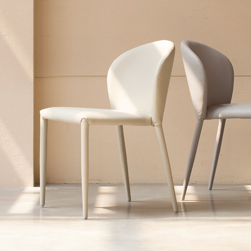 Silla lateral de cuero estilo diseñador, acabado mate, silla de comedor con respaldo (juego de 4)