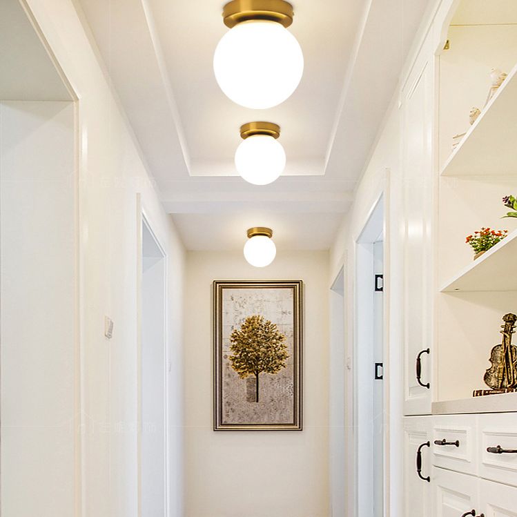 Foyer-inbouwverlichting met één lamp Minimalistische plafondlamp met bolvormige glazen kap