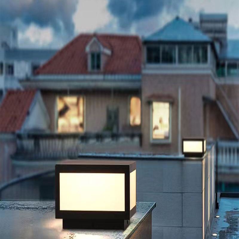 Rectangle Shape Metal Outdoor Light Modern Single Light Solar Pillar Lamp in Black