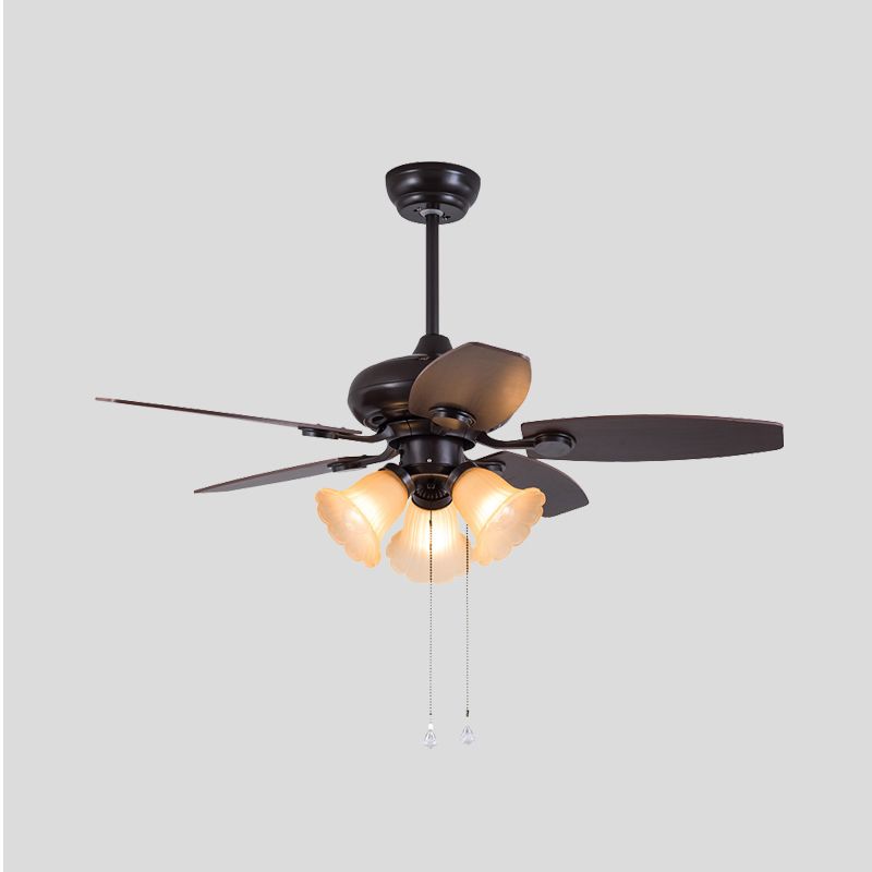 Café foncé 3 têtes de ventilateur suspendu clair fleur en verre givré traditionnel 5 lames semi-flush lampes avec chaîne de traction / télécommande, 42 "W
