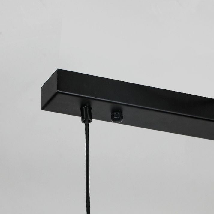 Modern Metal Island Light Strip Colgante de isla LED negra para comedor