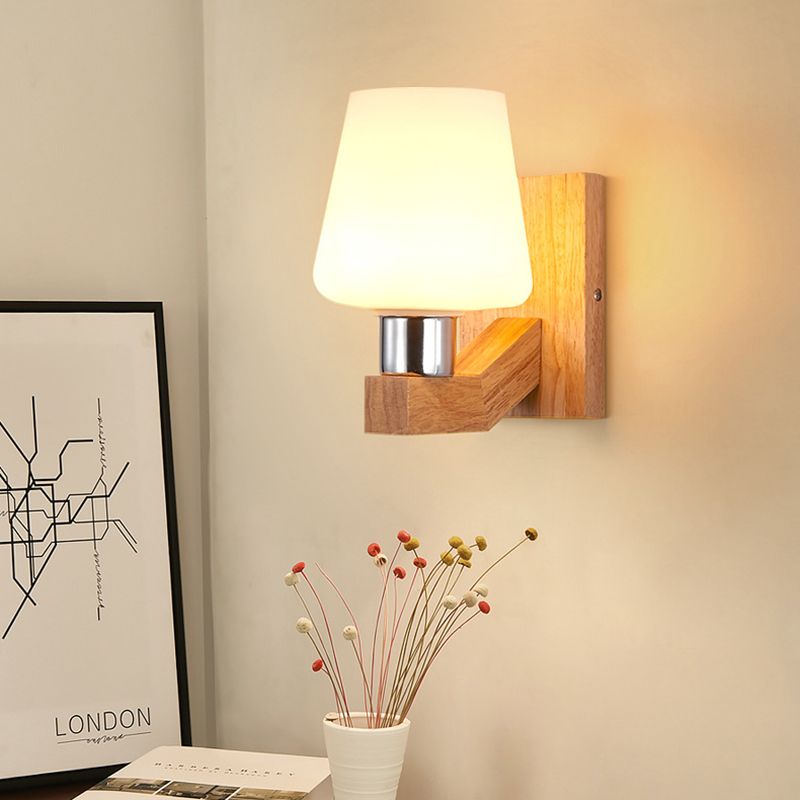 Legno in legno massiccio Lampada montati a parete a parete a 1 illuminazione a 1 illuminazione sumiera con tonalità di vetro bianco