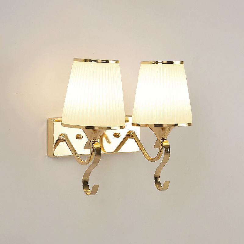 Iluminación de pared de sombra única luz de metal de estilo moderno para dormitorio de sala de estar