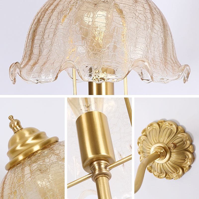 Luz de pared de vidrio de forma única lámpara de montaje de pared simple moderna en latón en latón