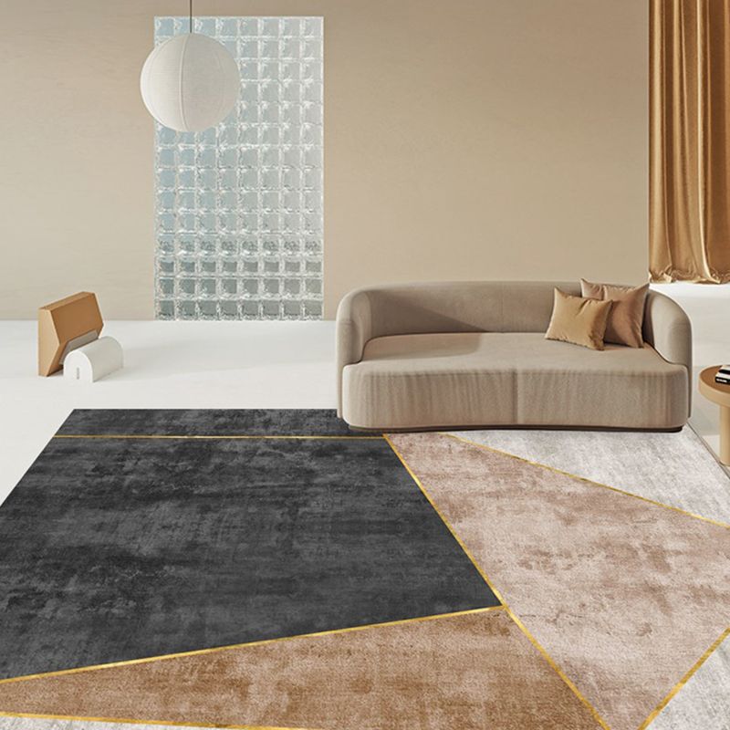 Multicolor Modern Indoor Rug Polyester Triangle Print Carpet Stain Resistant Rug for Home Decoration
