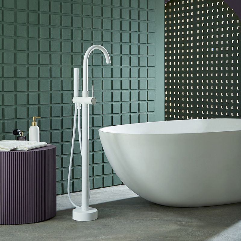 Floor Mounted Freestanding Tub Filler Metal Freestanding Bathtub Faucet in White