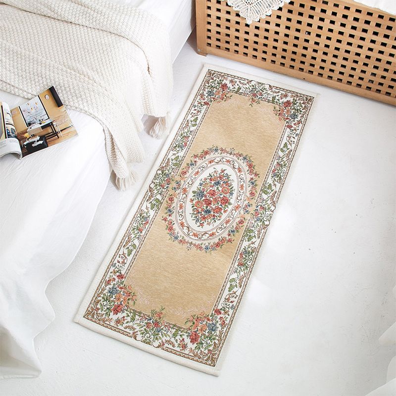Apricot Medallion Pattern Rug European Polyester Area Rug Non-Slip Backing Carpet for Bedroom