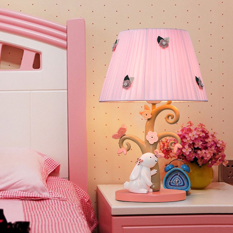Cartoon geplooide schaduw tafel lichte stof 1 lamp slaapkamer nachtverlichting in roze met konijnendecoratie