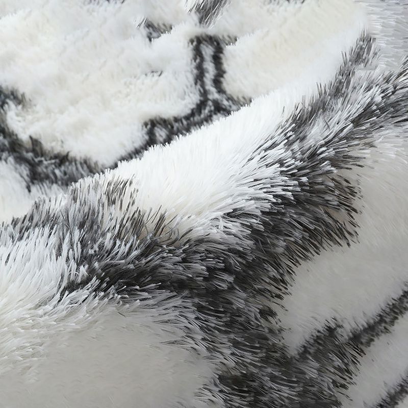 White Tone Simple Area Carpet Polyester Geometric Print Indoor Rug Anti-Slip Backing Carpet for Living Room