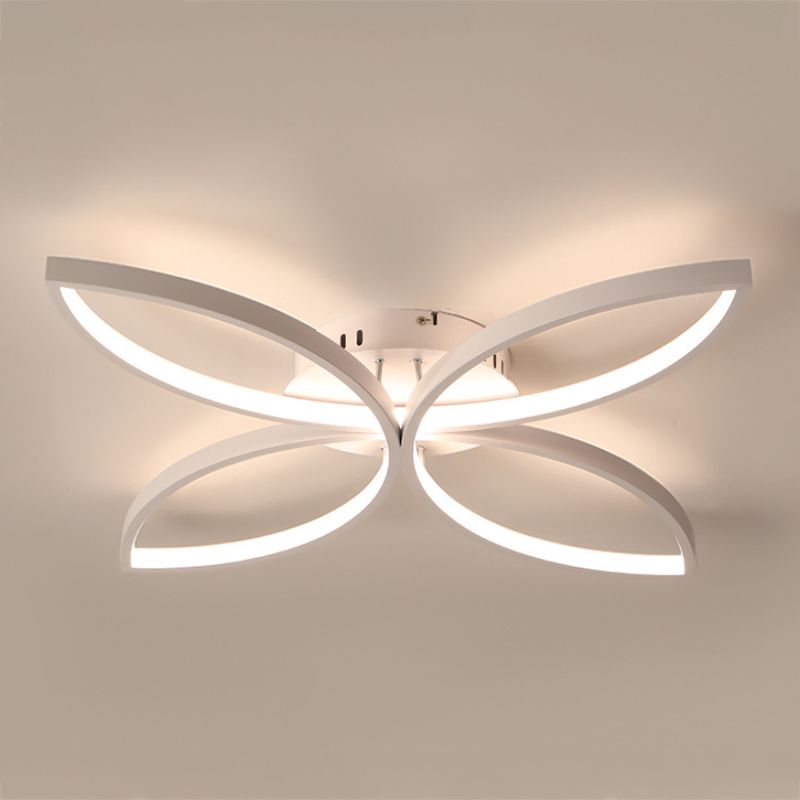 Tombre geométrico de metal Flush Luz de techo moderno 4 luces Flejado de montaje en blanco en blanco