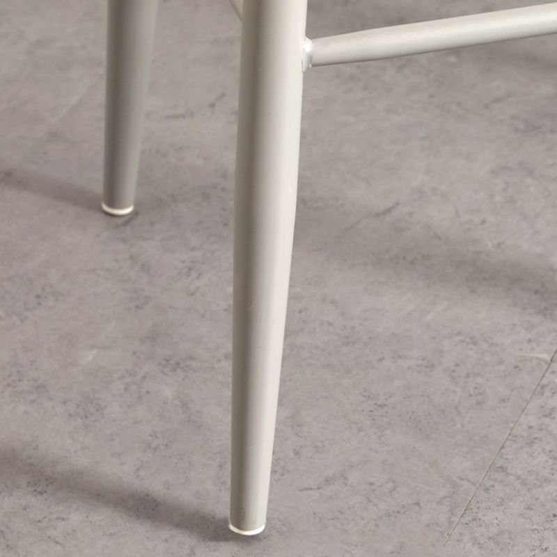 Moderner Thekenhocker ohne Armlehnen, Stahl-Haushalts-Barhocker mit Kunststoffsitz