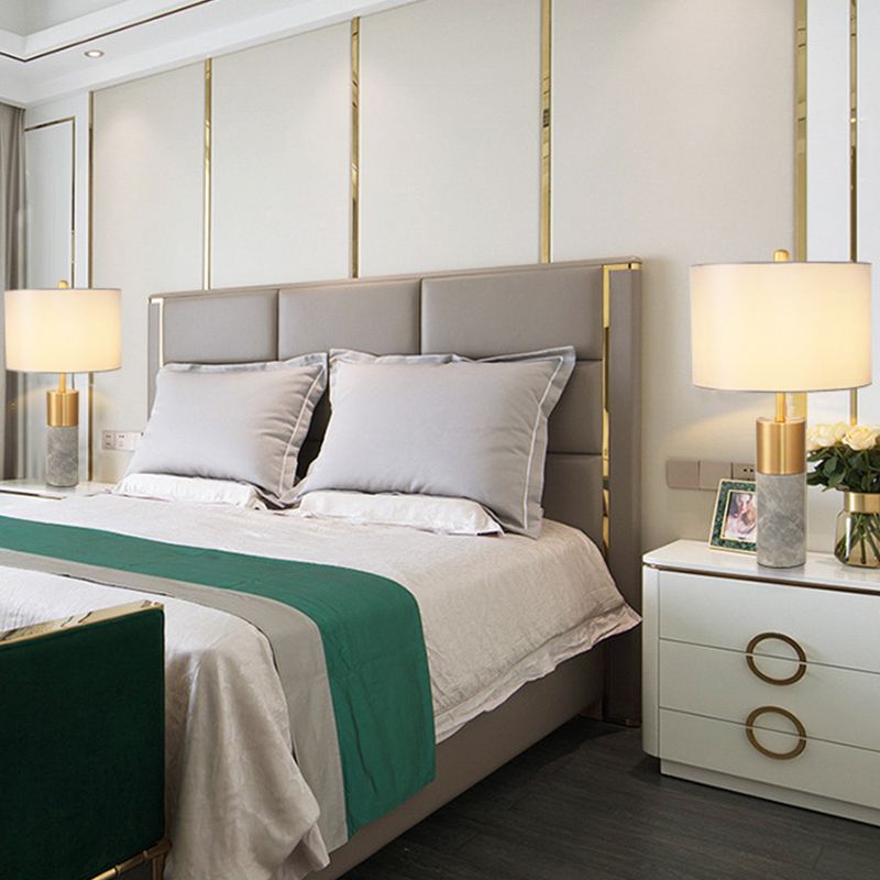 Tambour table de chevet d'éclairage tissu 1 tête lampe de support de nuit postmoderne avec piédestal en marbre en noir / blanc / gris