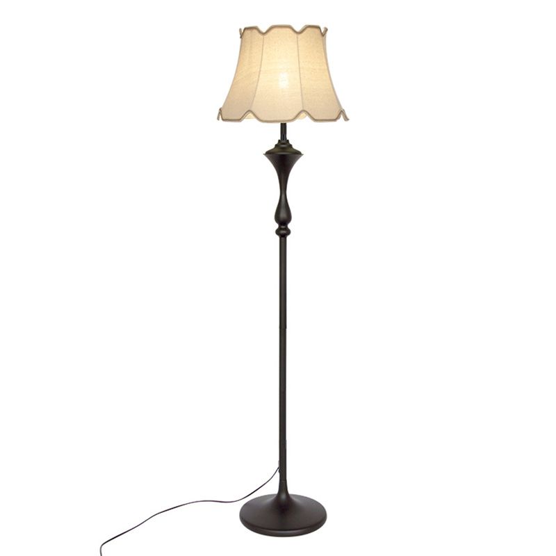 Bell-vormige stof vloerlamp traditionele eenzijdig woonkamer staand licht met geschulpte afwerking