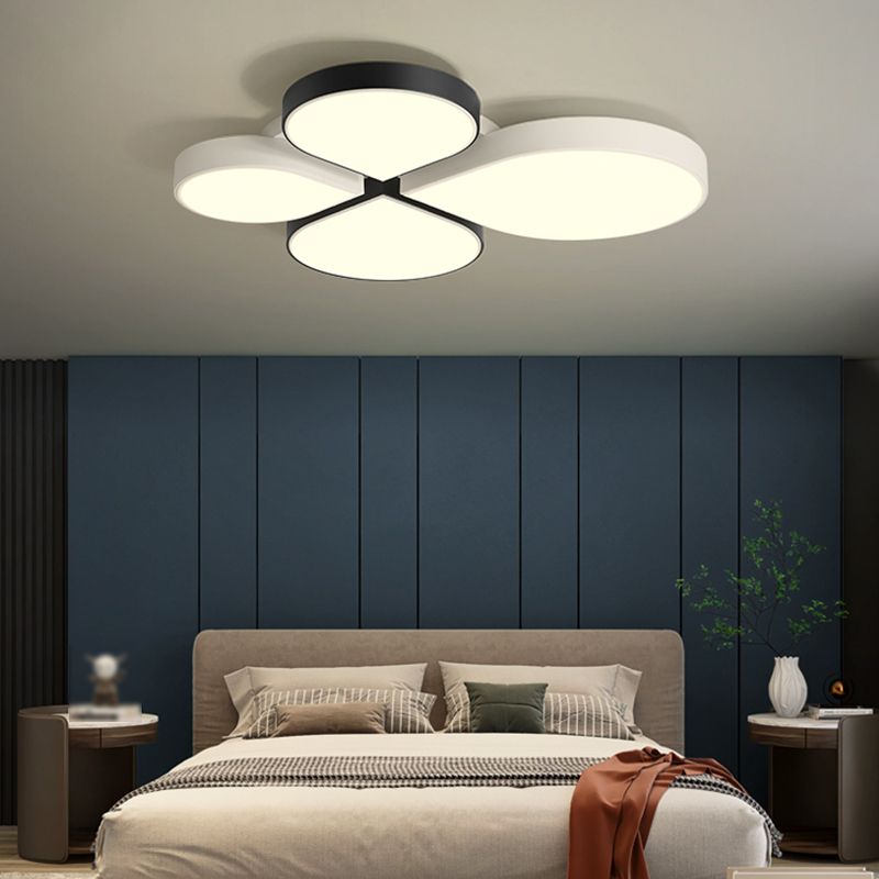Plafonnier LED en acrylique à 4 lumières de style moderne et concis, plafonnier géométrique en fer laqué