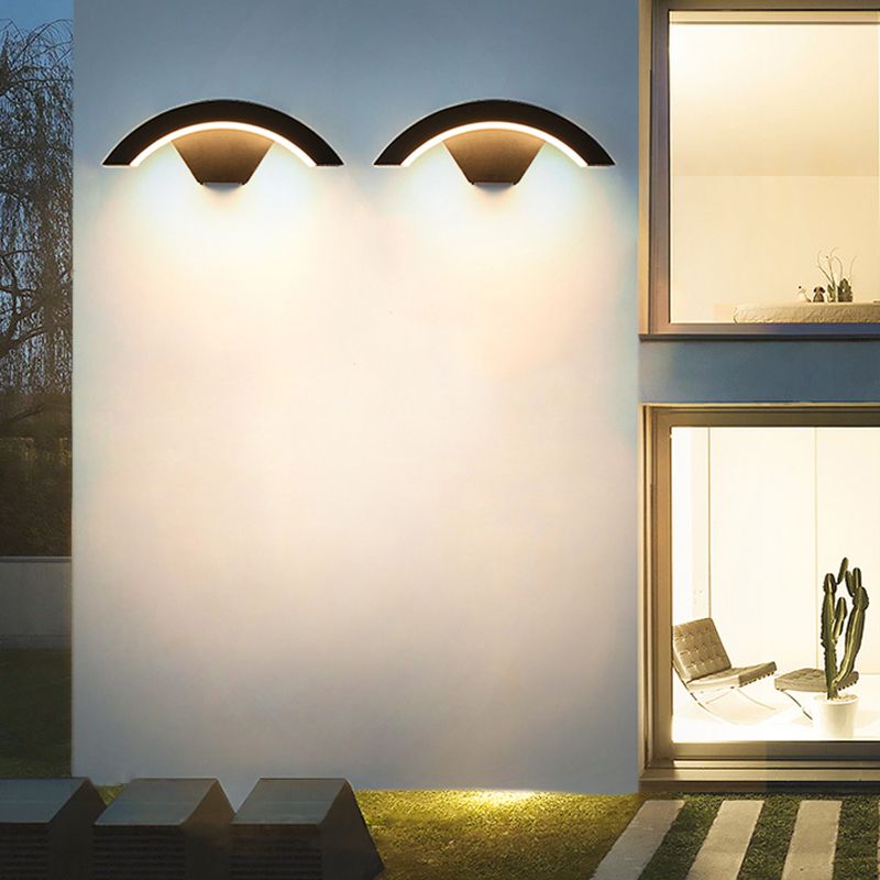 Simple Wall Sconce Curve Outdoor Sconce Light Fixture in Black