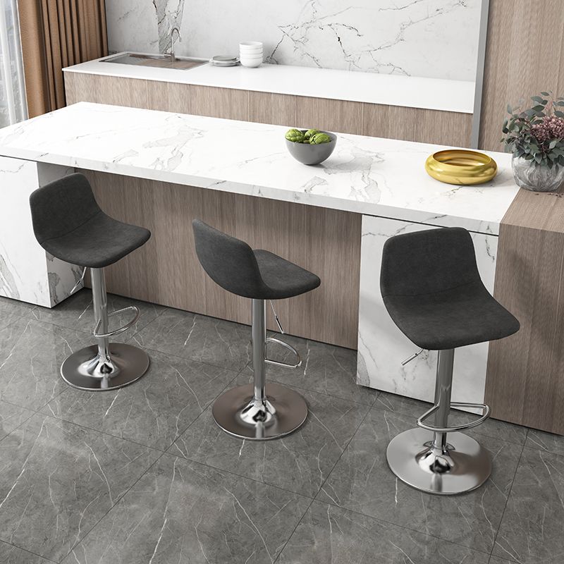 Taburete de bar de metal contemporáneo con respaldo para interior con asiento de cuero