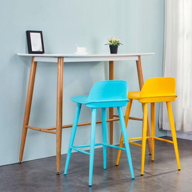 Contemporary Low Back Bar Stool Plastic Footrest Stool for Restaurant