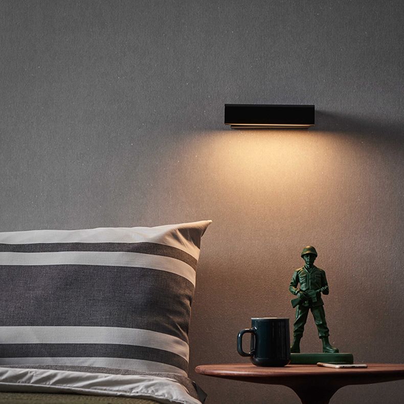 Luz de pared LED rectangular de hierro forjado en una moderna lámpara de pared giratoria de madera de estilo conciso con sombra acrílica