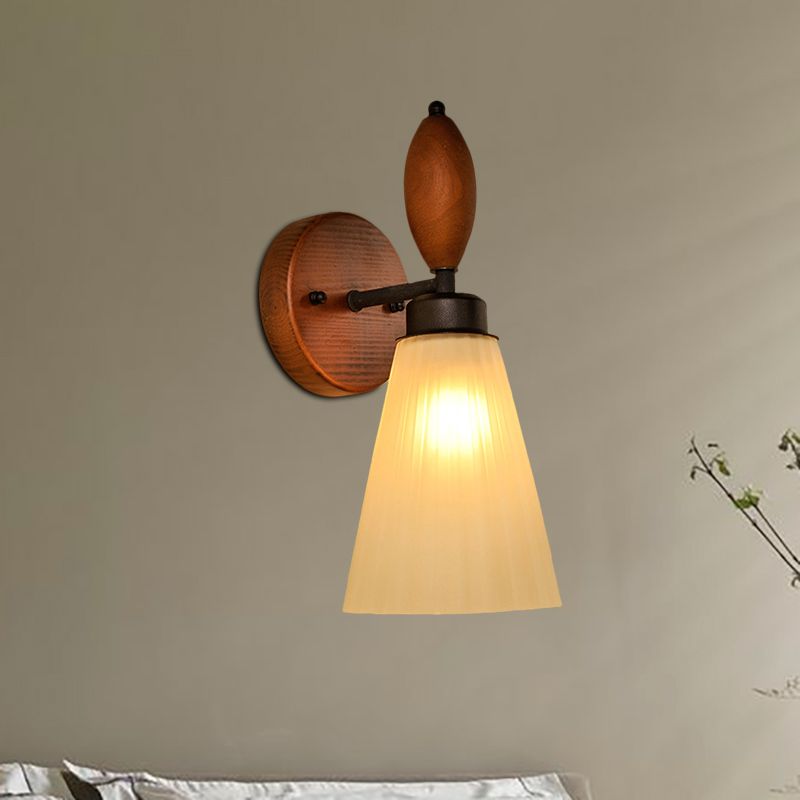 Frosted Glass Conic Wall Mounted Lamp Modern Stijlvol 1 licht roodbruine SCONCE Licht met houten achterplaat