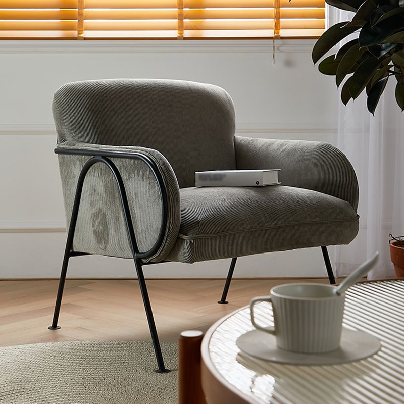 Modern Style Chair with Black Metal Basic Four Leg and Tight Back