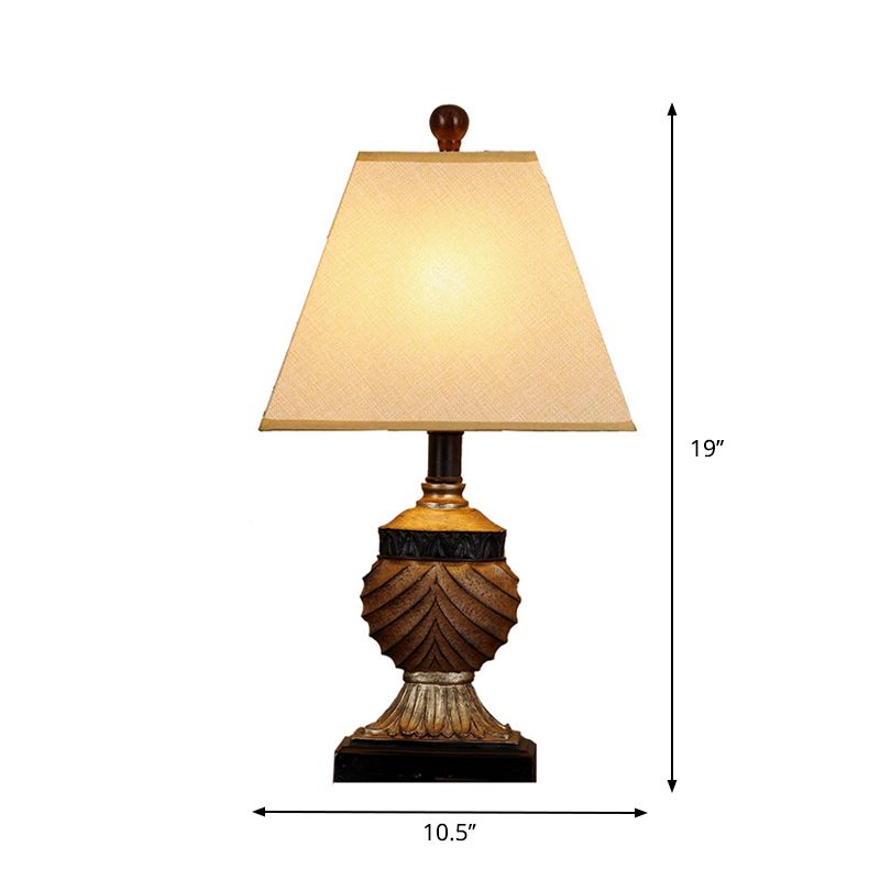 Lampe de table de base en forme d'urne 1 lampe de nuit en résine de tête en marron à l'ombre en tissu conique