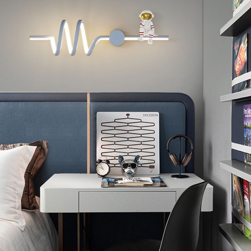 Modern Style Astronaut Wall Light Fixture Household LED Wall Light Sconce for Bedroom