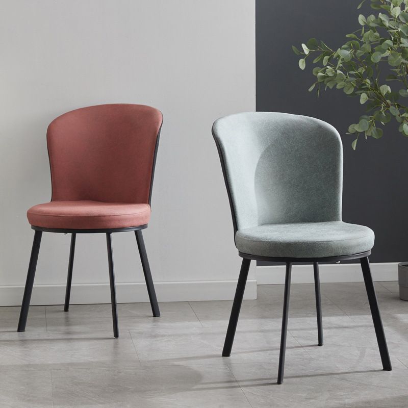 Chaise contemporaine à coussin en éponge haute densité de 17'' de large Parsons Chair