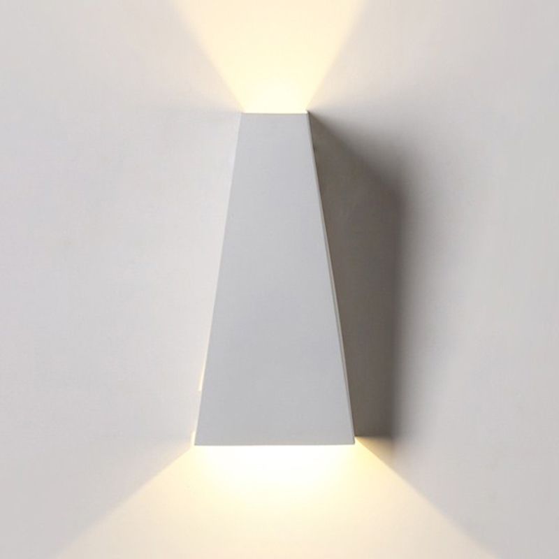 Iluminación de pared de sombra geométrica de metal estilo moderno 2 luces livianas montadas en la pared