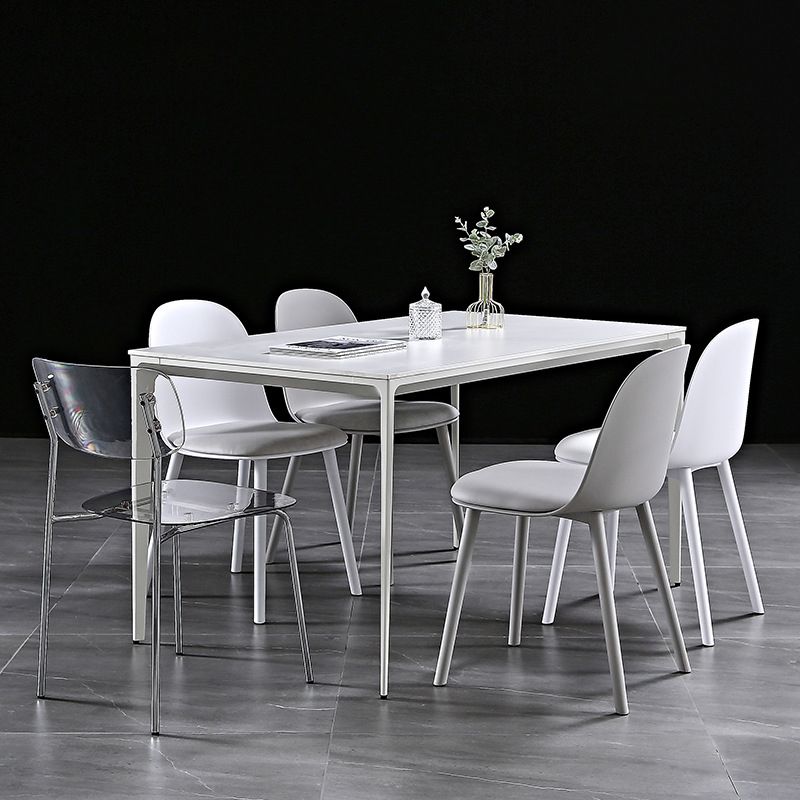 Chaise d'appoint de restaurant scandinave en plastique, finition mate, chaise de salle à manger Parsons (Ensemble de 4)