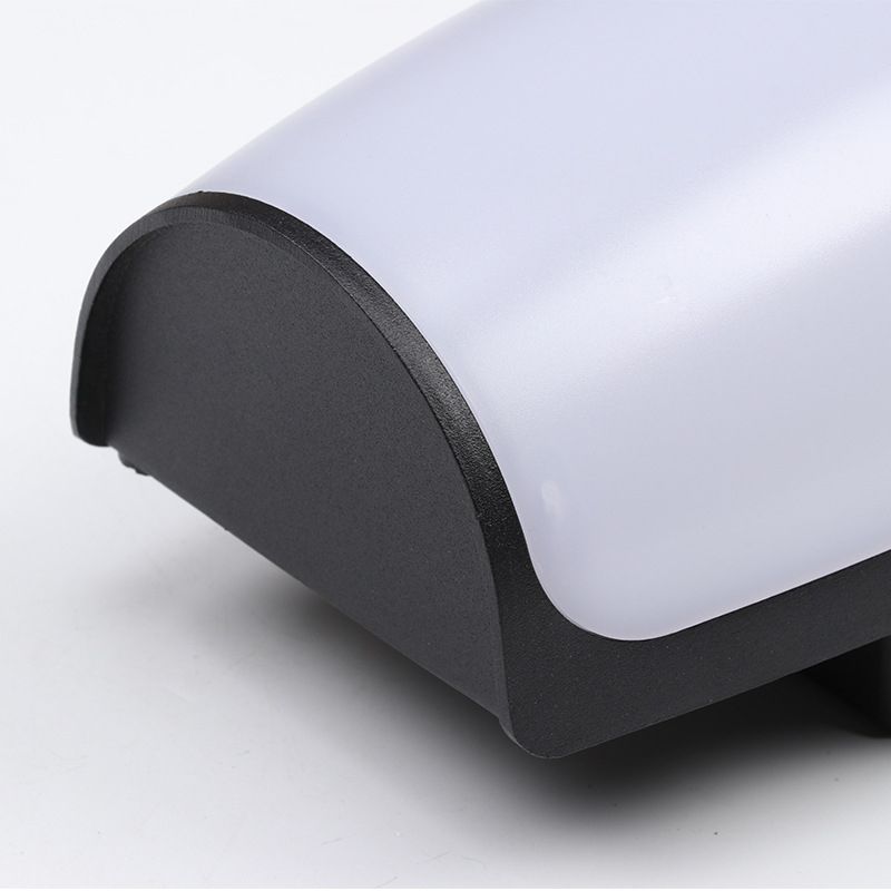 Geometric Shade Wall Lighting Modern Simple Style Metal 1 Light Sconce Light in Black