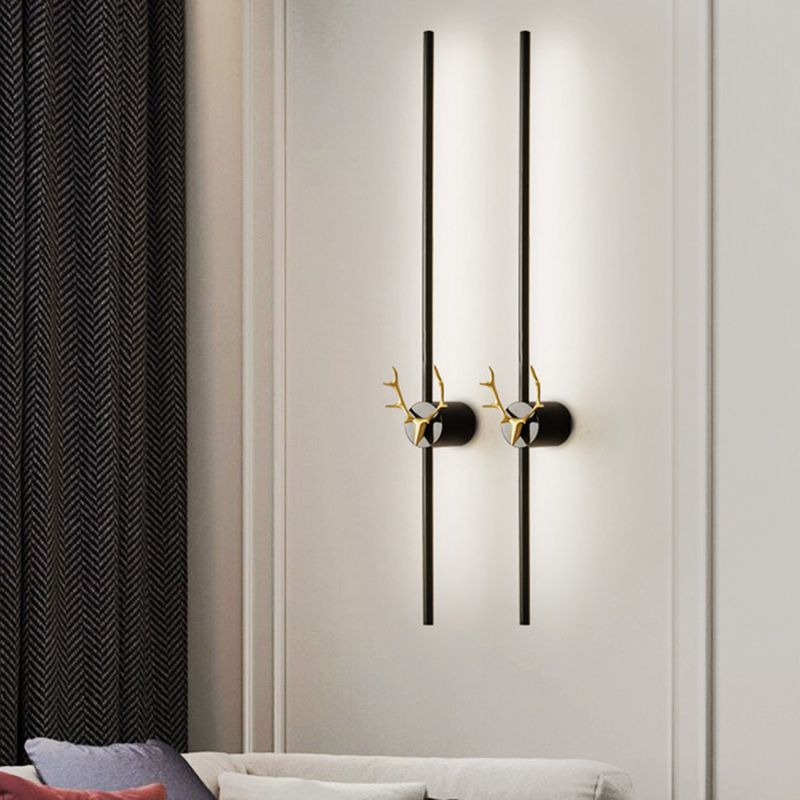 Modern Metal Wall Sconce Linear Shape LED Wall Light with Acrylic Shade for Bedroom
