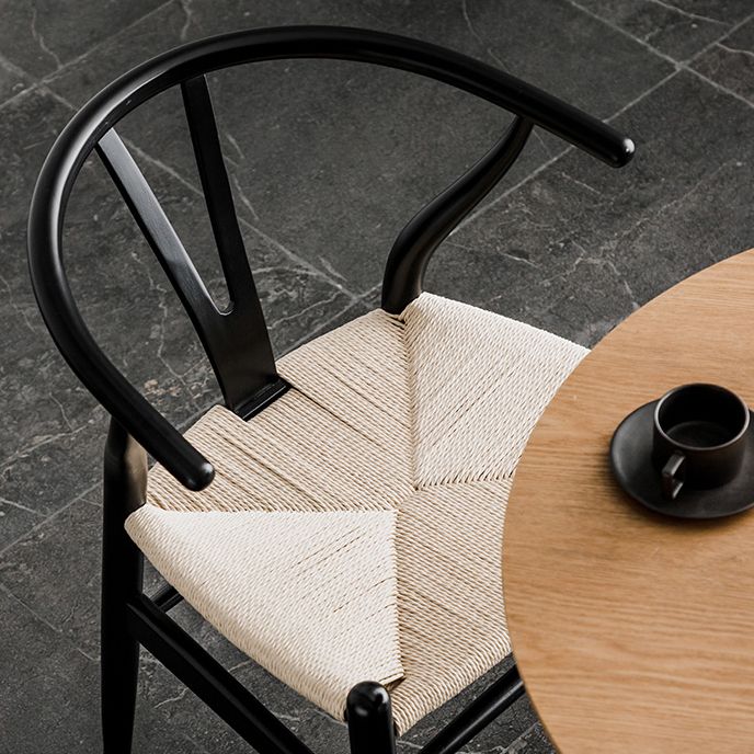Silla de comedor de madera moderna con acabado mate de Wishbone de haya