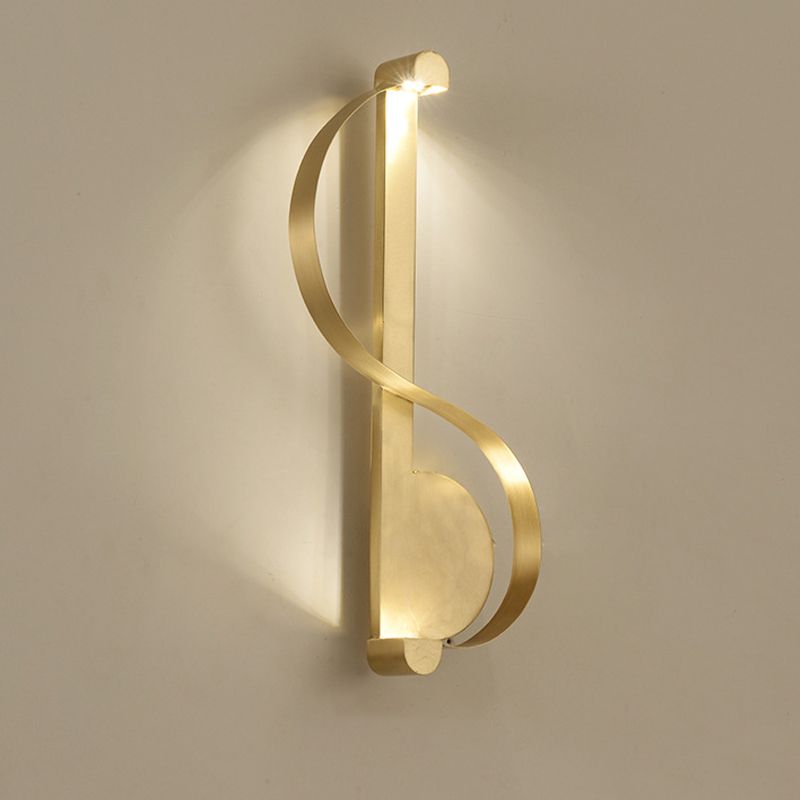 Brass Curve LED Wall Mount Light Minimalistic Metal Wall Sconce Lamp for Living Room