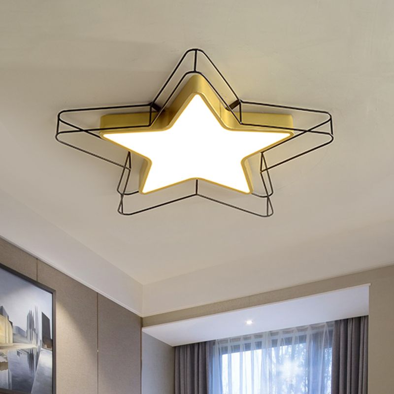 24.5 "/28" Wide Five-Spitze Star Flush Mount Ceiling Light Nordic Metal Schwarz/Gold Integrierte LED Deckenbefestigung für Schlafzimmer