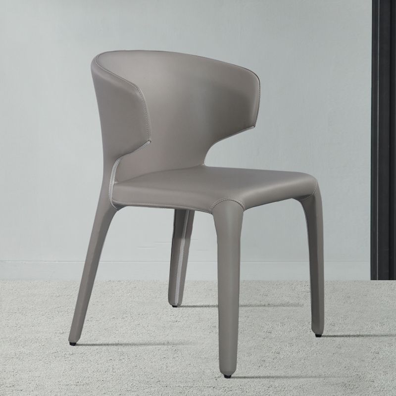 Chaise de bras de style de style ouule en cuir finition mate à manger simple
