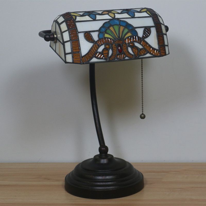 Tiffany Rhombus gemustertes Schreibtisch Beleuchtung 1 Kopf geschnittener Glaszielkettenkettentischlampe in Braun/Blau/Grün und Weiß