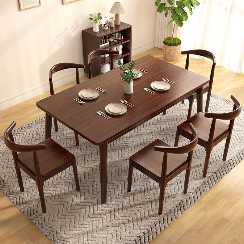 Modern Brown Rubberwood Top Dining Table with 4 Solid Wood Legs