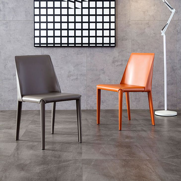 Silla lateral casera de estilo moderno Silla tapizada de metal con respaldo sólido para comedor